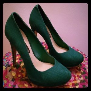 STEVE MADDEN Green Suede caryssa platform heels